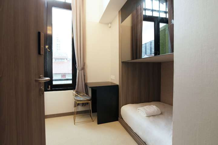 Room 30 of 180