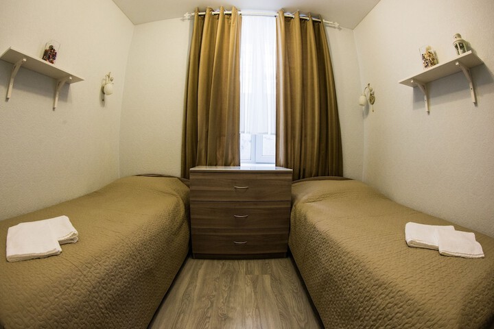 Room 44 of 83