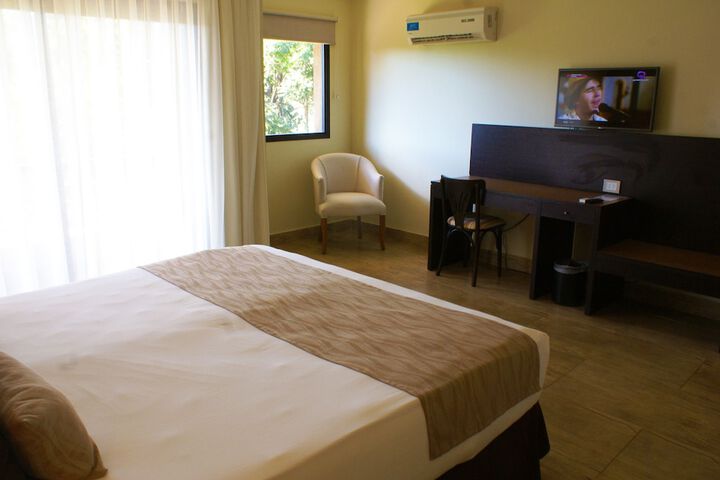 Room 7 of 76