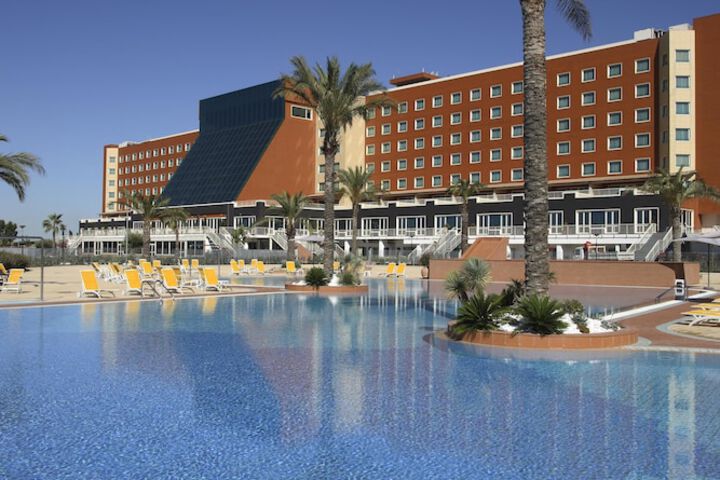 Hotel with Pool