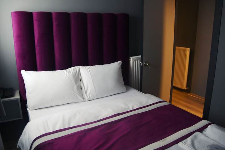 Room 13 of 25