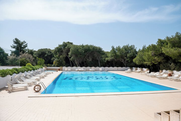 Pool 28 of 45