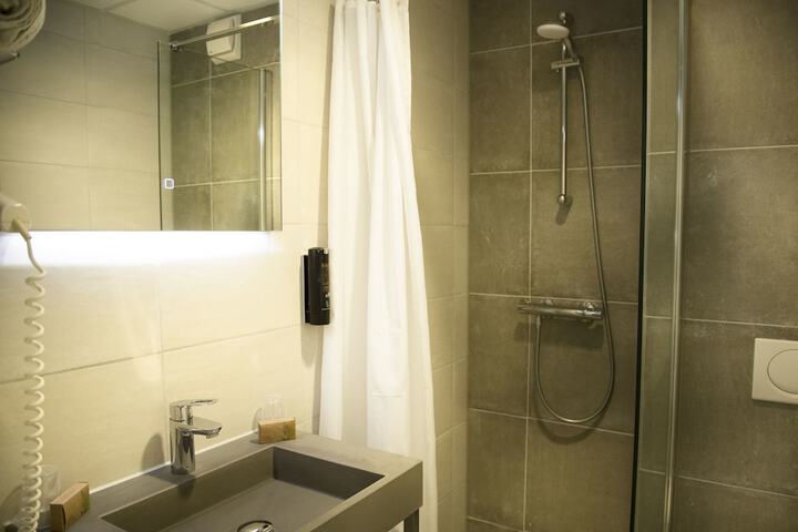 Room 12 of 52