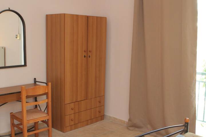 Room 27 of 29