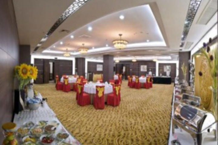 Dining 11 of 15