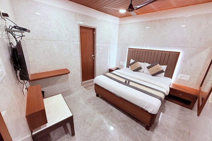 Room 28 of 45