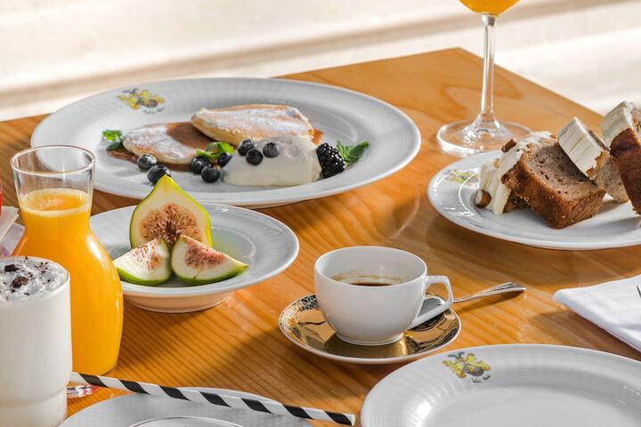 Breakfast/Coffee Service 182 of 219
