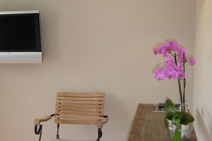 Room 28 of 62