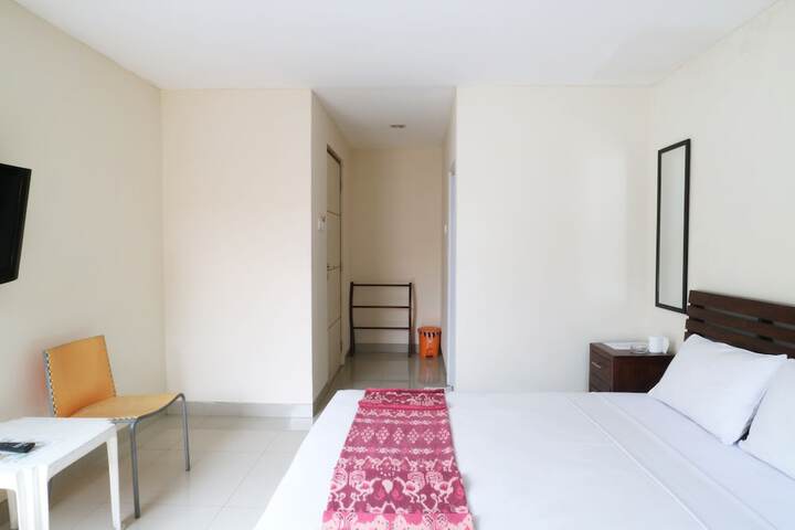 Room 11 of 32