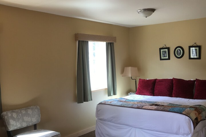 Room 18 of 279