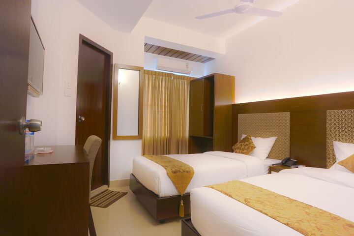 Room 11 of 26