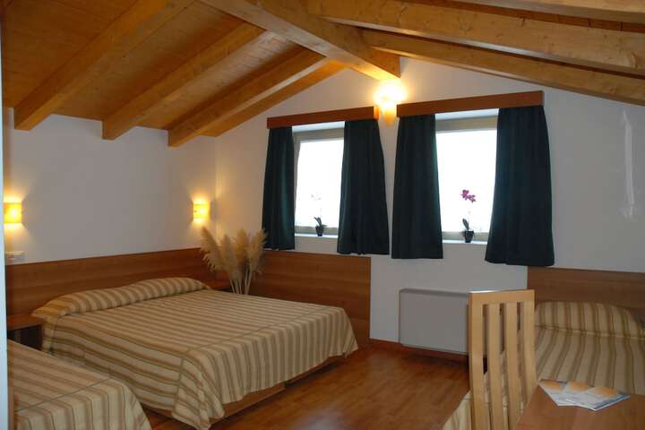 Room 8 of 42