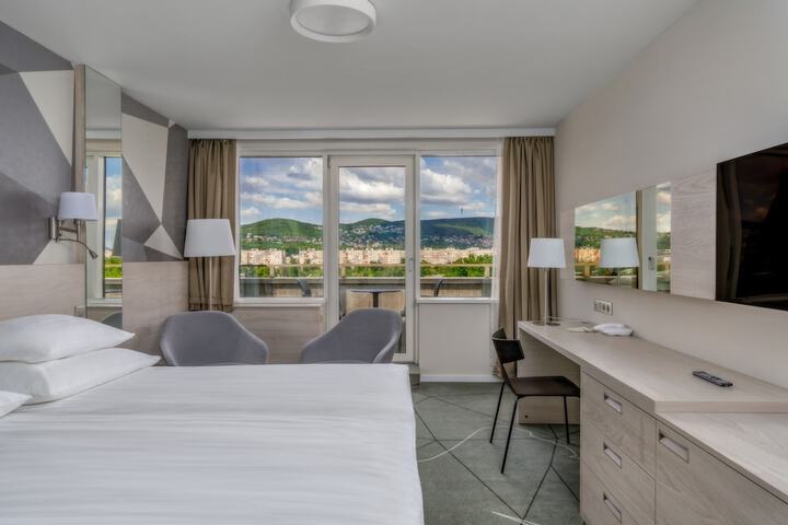 Room 14 of 72