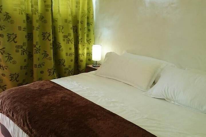 Room 10 of 33