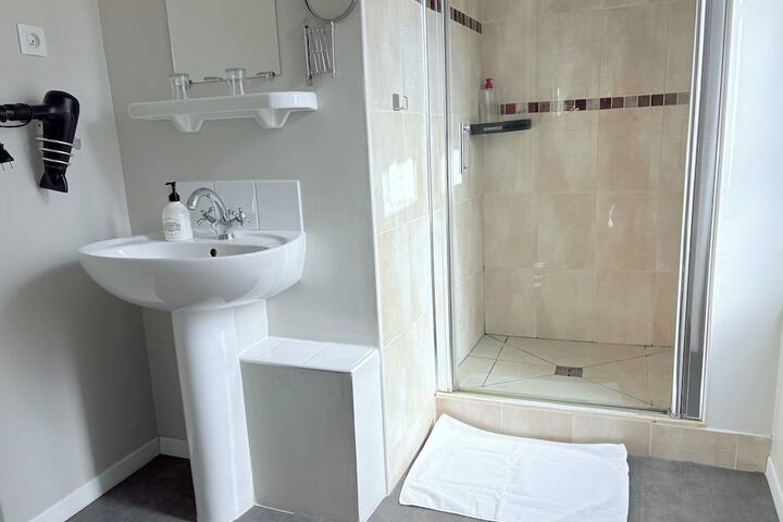 Room 10 of 60