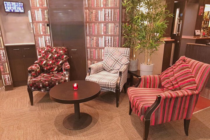 Lounge 65 of 80