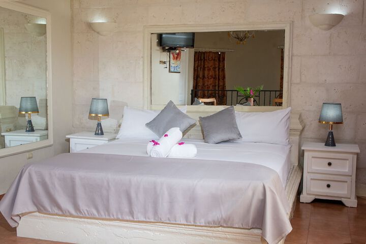 Room 4 of 20