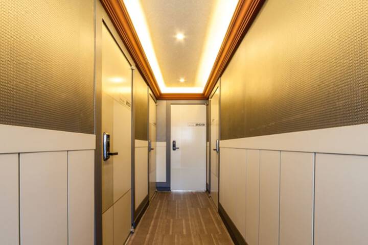 Ballroom/Hall 60 of 94