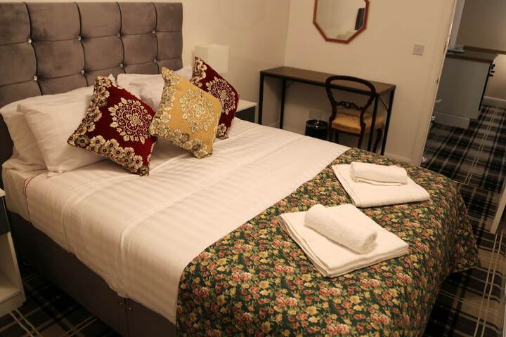Room 2 of 69