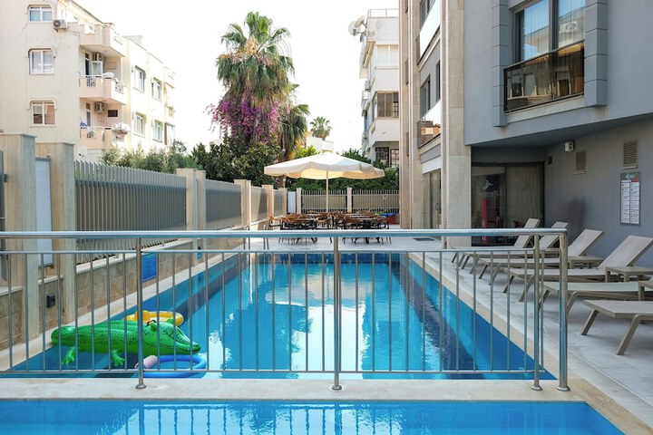 Pool 43 of 93