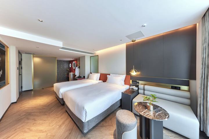 Room 39 of 52