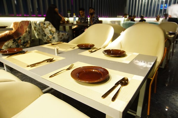 Dining 18 of 23