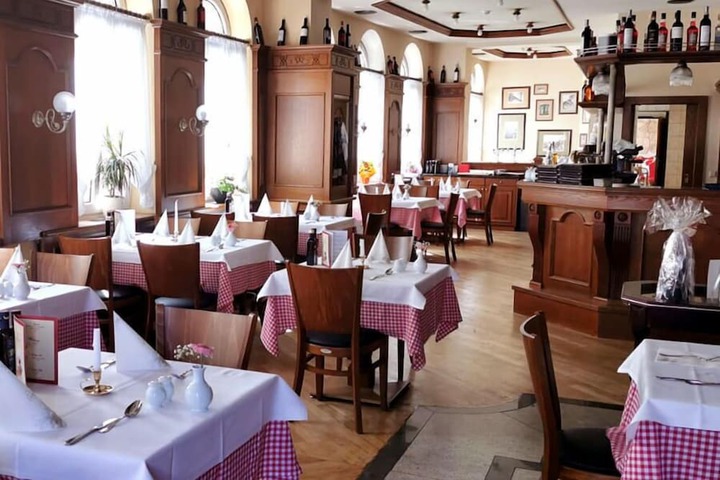 Dining 50 of 67