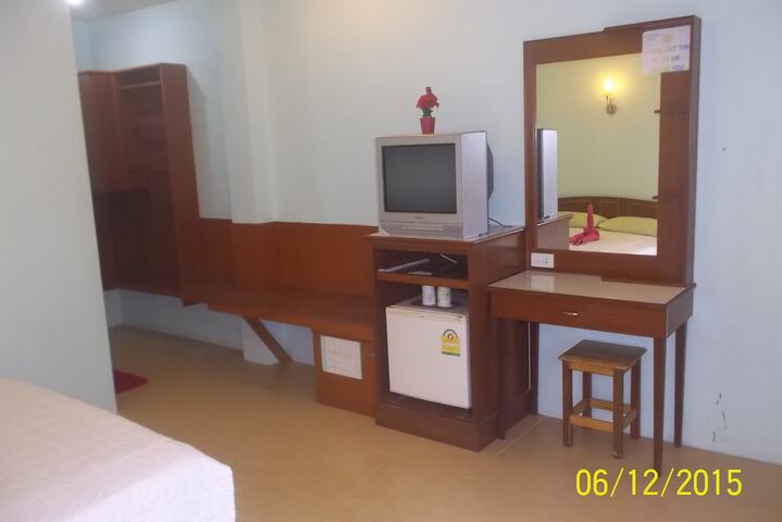 Room 4 of 36