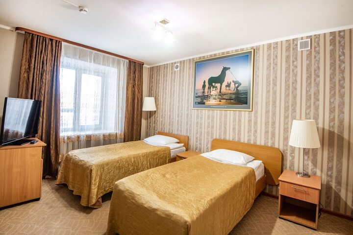 Room 6 of 42