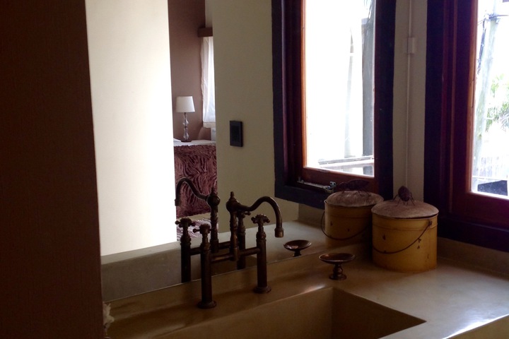 Room 21 of 28