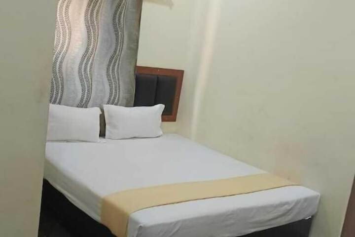 Room 12 of 63