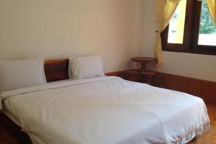 Room 5 of 5
