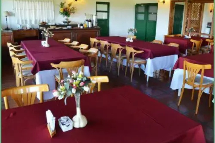 Dining 6 of 8