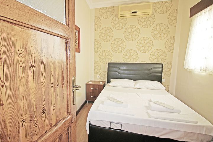 Room 8 of 35