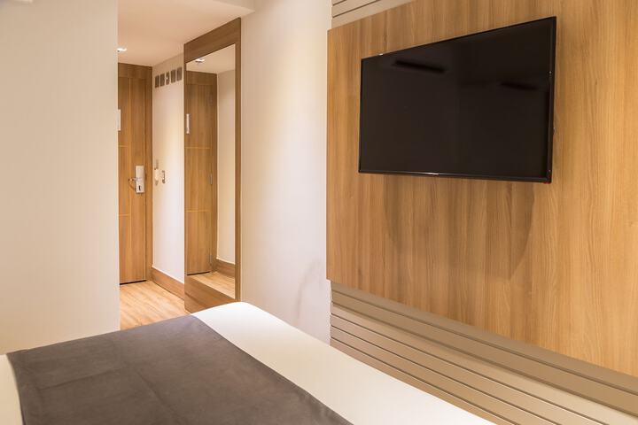 Room 34 of 138