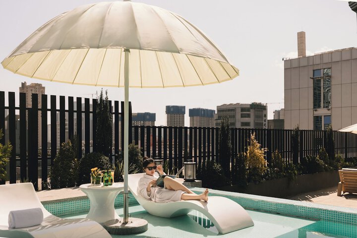 Pool 52 of 72