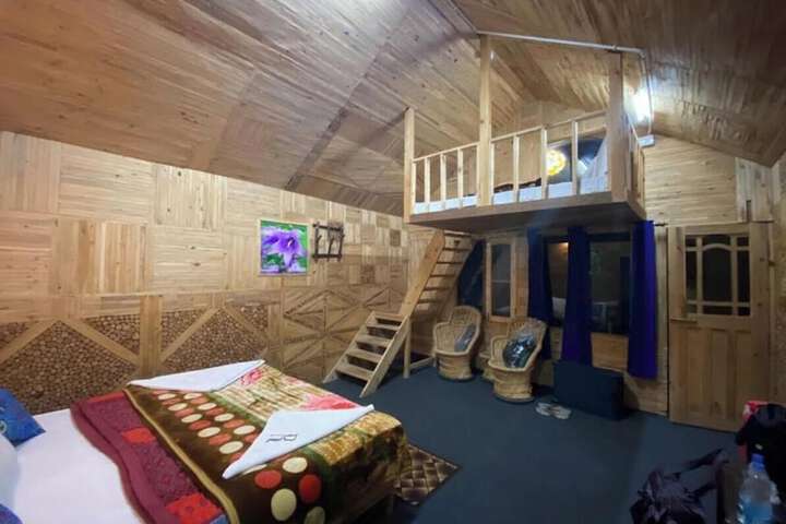 Room 16 of 44