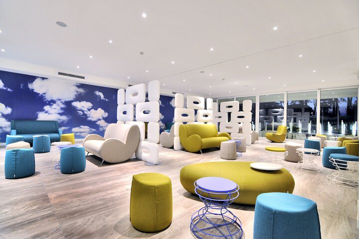 Guest Lobby