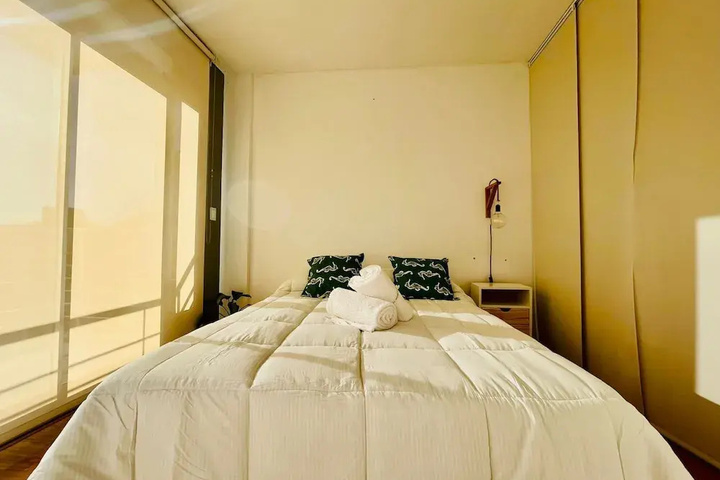 Room 4 of 10