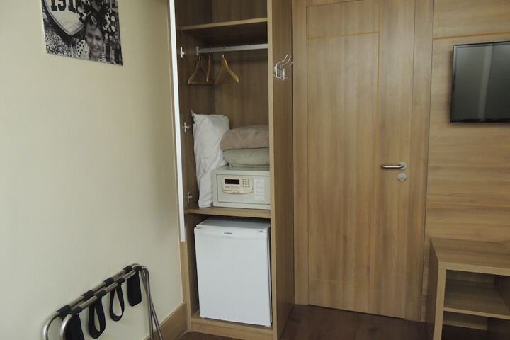 Room 9 of 22