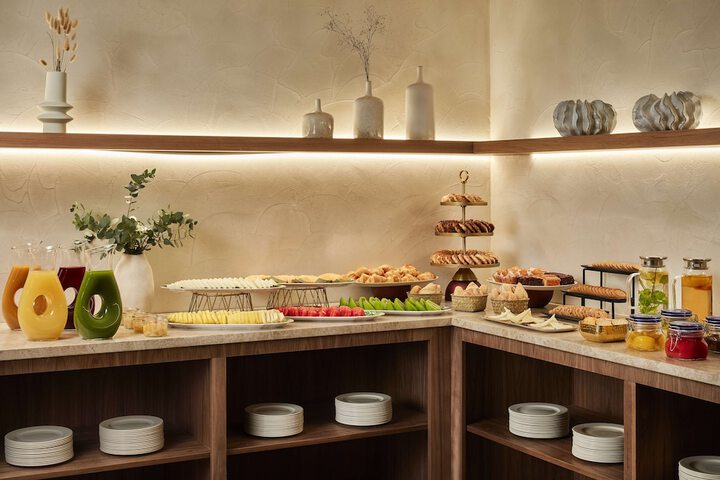 Breakfast/Coffee Service 28 of 44