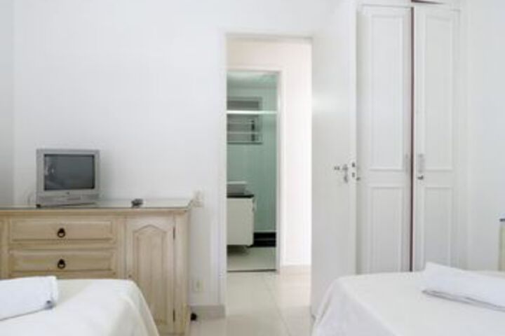 Room 9 of 19