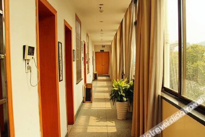 Hotel Interior 6 of 19