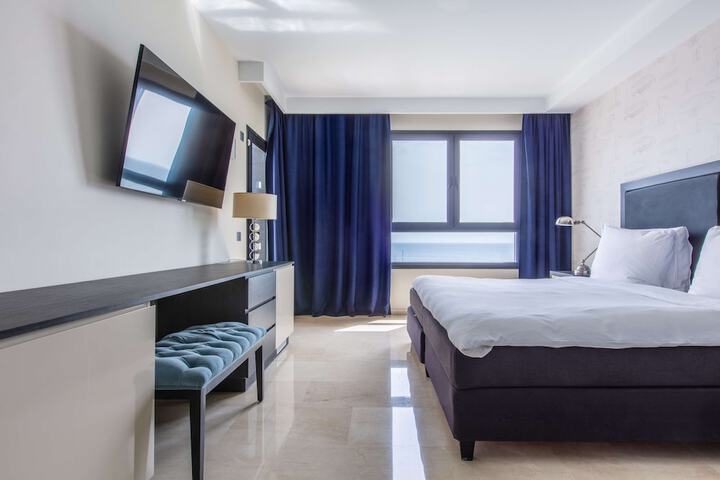 Room 18 of 262