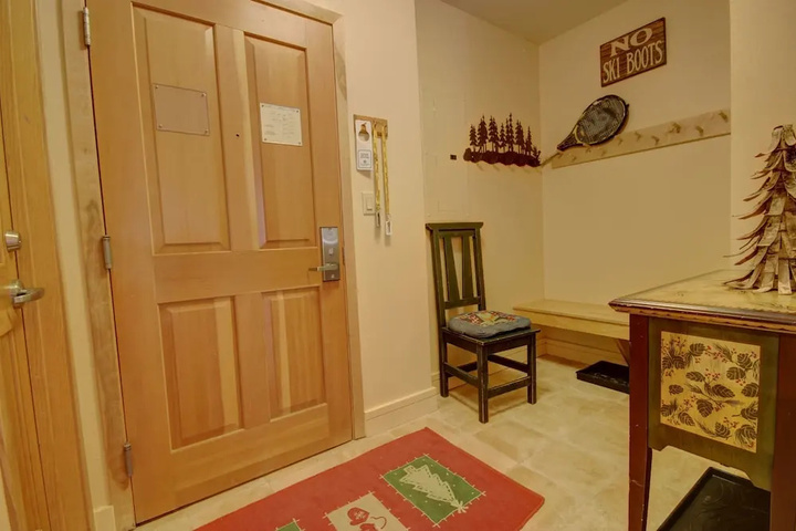 Room 12 of 24