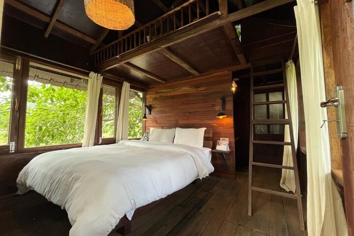 Room 11 of 24