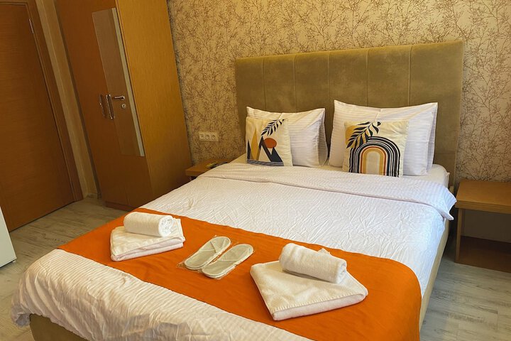 Room 4 of 67
