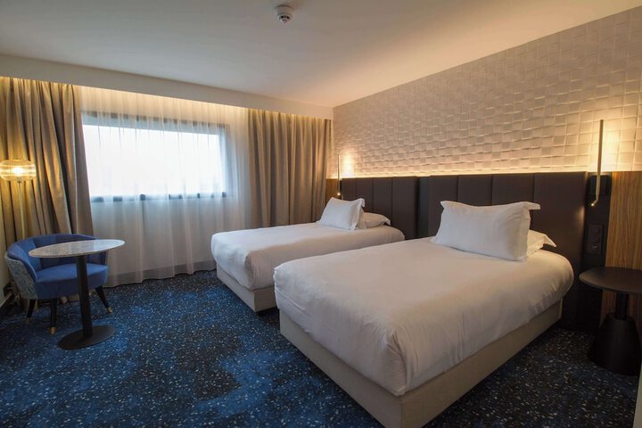 Room 43 of 153