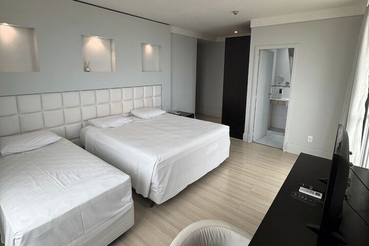 Room 2 of 47