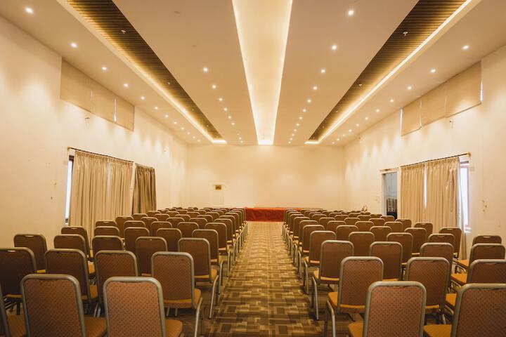 Ballroom/Hall 39 of 51
